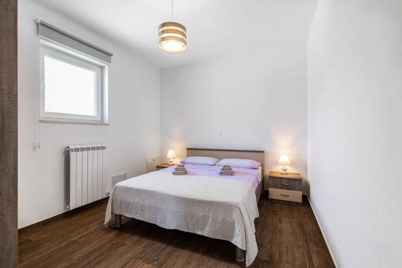 Apartments With A Parking Space Punat, Krk - 20553 ภายนอก รูปภาพ